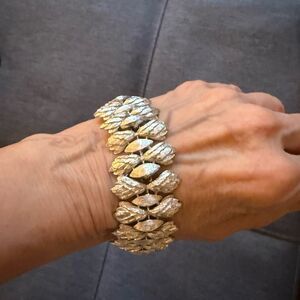 Vintage Coro Pegasus Silver Tone Bracelet with Leaf Motif Design.